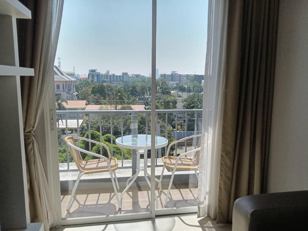 Fluffy Bed And Seaview @Bangsaen Apartment Bagian luar foto